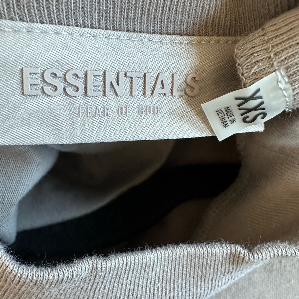 Fear of God Essentials Desert Taupe Logo Long Sleeve Tee NWT XXS - Picture 7 of 10